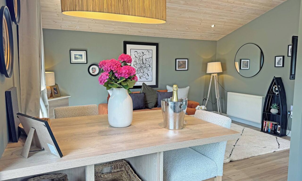 Scawton Ski Chalet | 1 bedroom accommodation in Easingwold