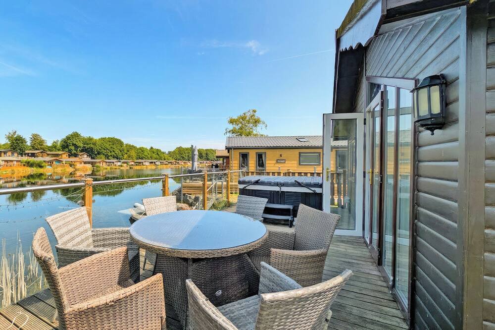 Carnforth Ski Chalet | 1 bedroom accommodation in Carnforth