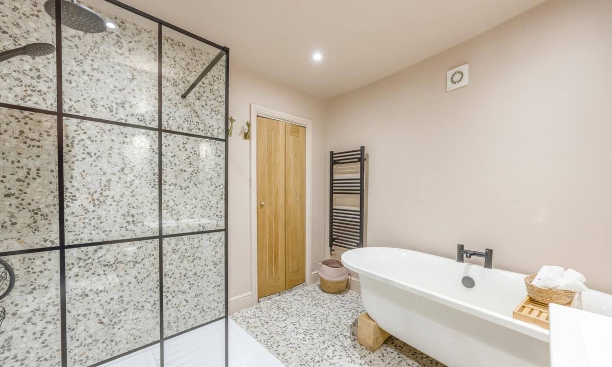 Devizes Cottage | 2 Bed in Devizes (oc-c42728)