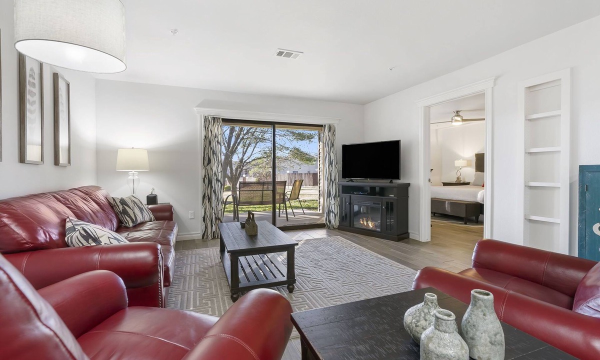 Branson Condo | 2 bedroom, 2 bath ground floor condo with indoor pool minutes from Branson strip