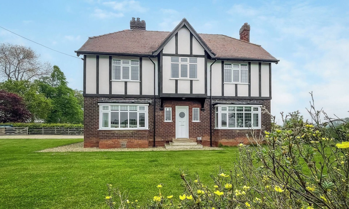 Eastrington Cottage | 4 bedroom accommodation in Portington