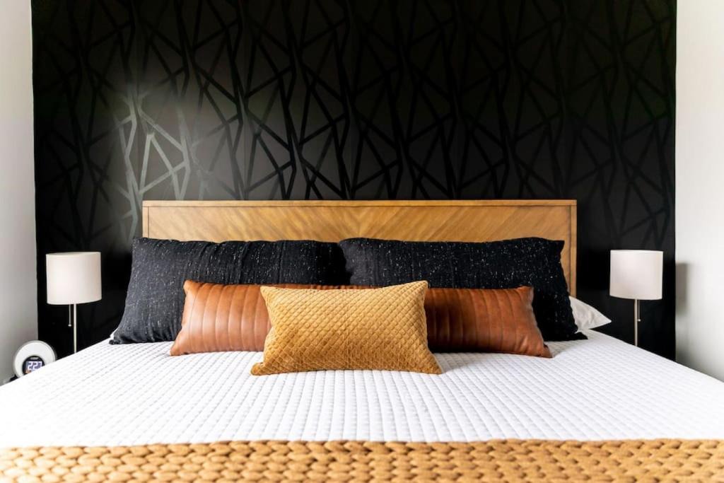 Maxwell Apartment | 5 Points Retreat in East Nashville Walk to Restaurants Bars and Music