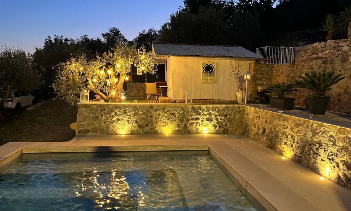 Faicchio Ski Chalet | Accommodation in the complete relaxation of nature, minimal with elegant details.
