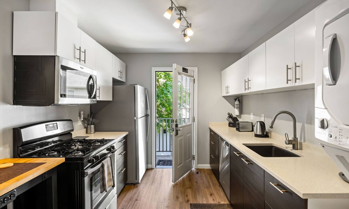 Brookwood Apartment | (B2bF) Quick + Easy Virtual Check In w/Free Parking