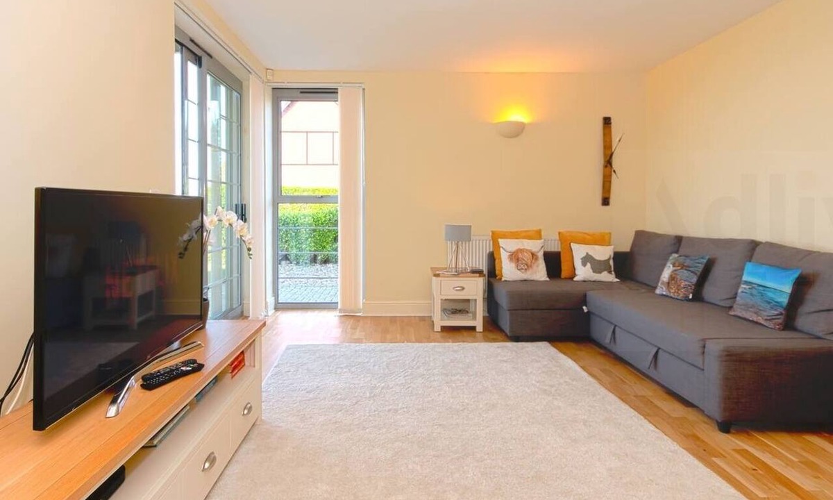 Birchington Apartment | Beachfront 2-bedroom, pet-friendly, ground-floor apartment in Birchington by Adliv