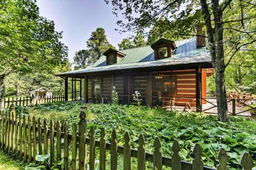 Black Mountain House | Black Mountain Cabin w/Screened Porch + Views!
