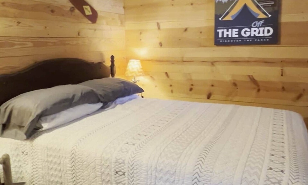 Bruno House | Buffalo Camp 2 - Couples Cabin MINUTES to BufPt or Dillards