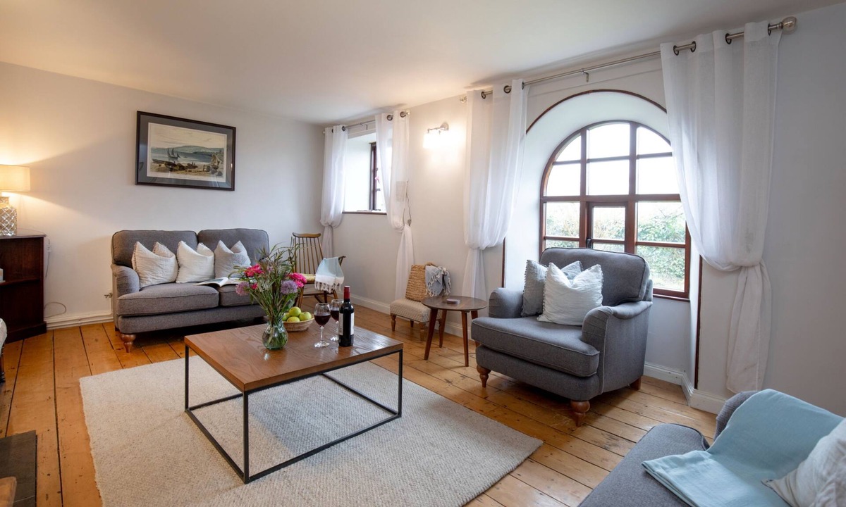 Chard House | Chantry Cottage (4) - sleeps 4 guests in 2 bedrooms, Beaminster, Dorset