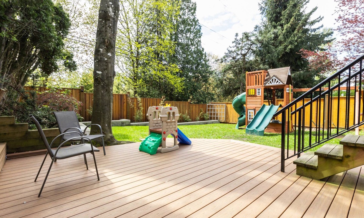 McMillan House | Charming Hideaway! Beautiful Yard & Private Office