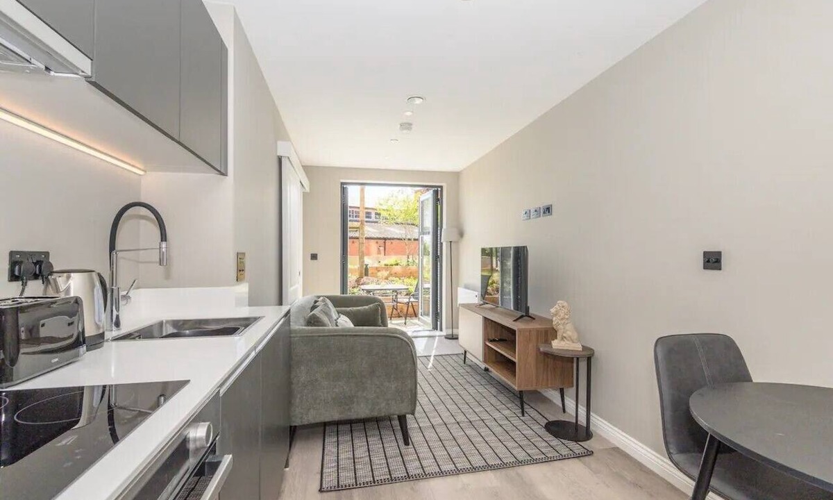 Holbeck Apartment | City Centre Deluxe with amazing Garden Terrace - Pass the Keys