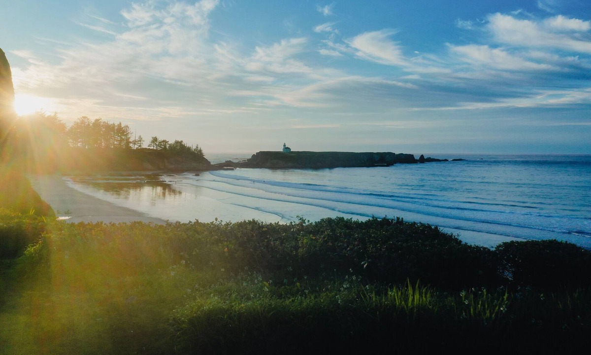 Coos Bay House | Coastal Escape w/Beach Access by Lighthouse