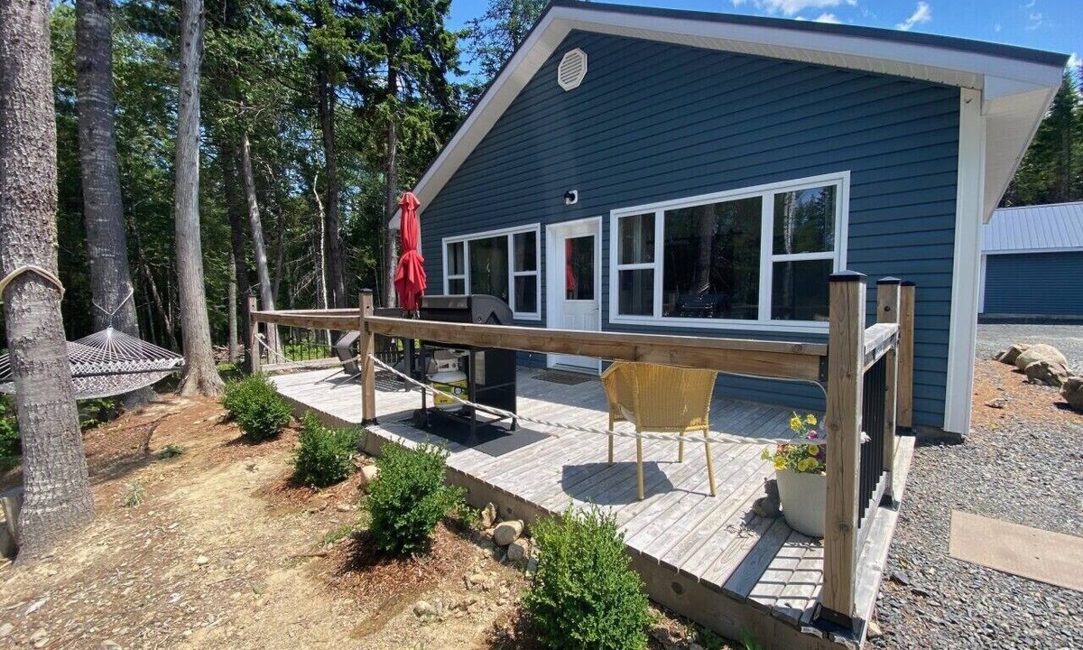 Saint Croix Cottage | Compass Cove Cottage with Private Hot tub