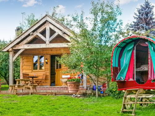 Malpas House | Copperbeech Bowtop