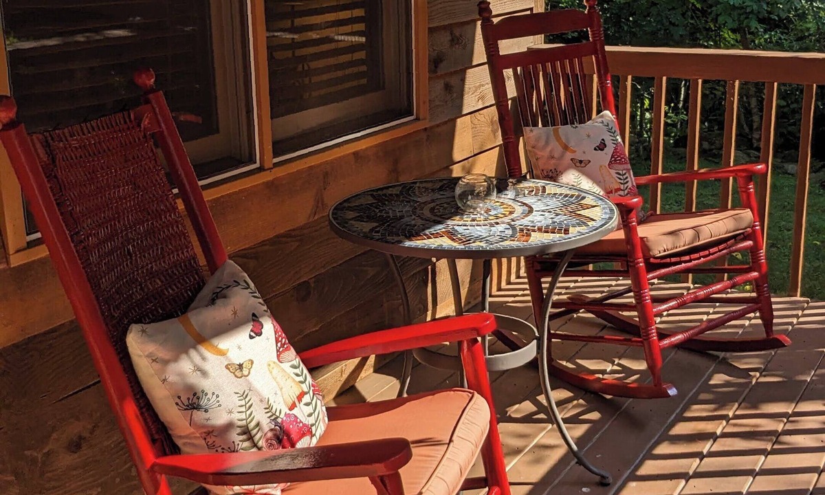 Black Mountain Cabin | Creek-side cottage in secluded mountain setting, centrally located, easy access.