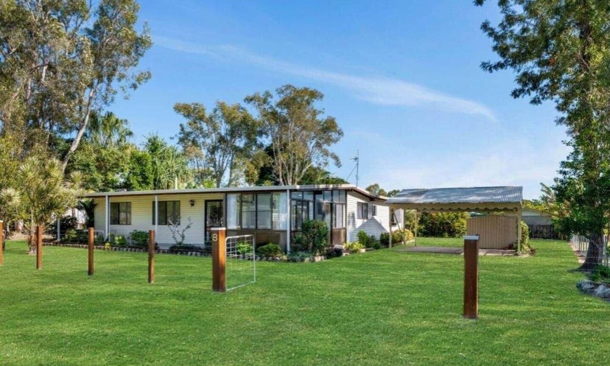 Rainbow Beach House | Drift at Rainbow – 4BR/8 Guests, Big Fenced Yard, Dogs Welcome, 300m to Sand