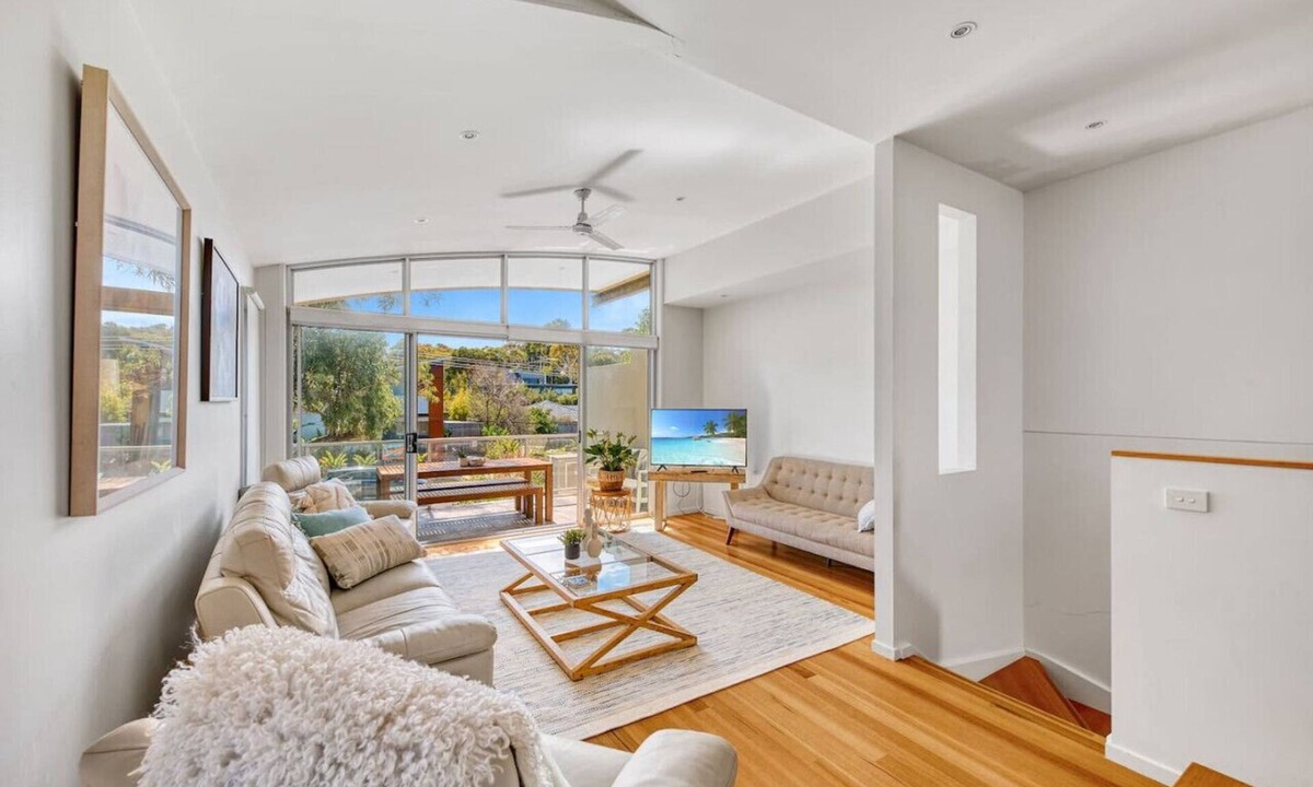 Jan Juc House | Jan Juc Beach House - on a quiet leafy street
