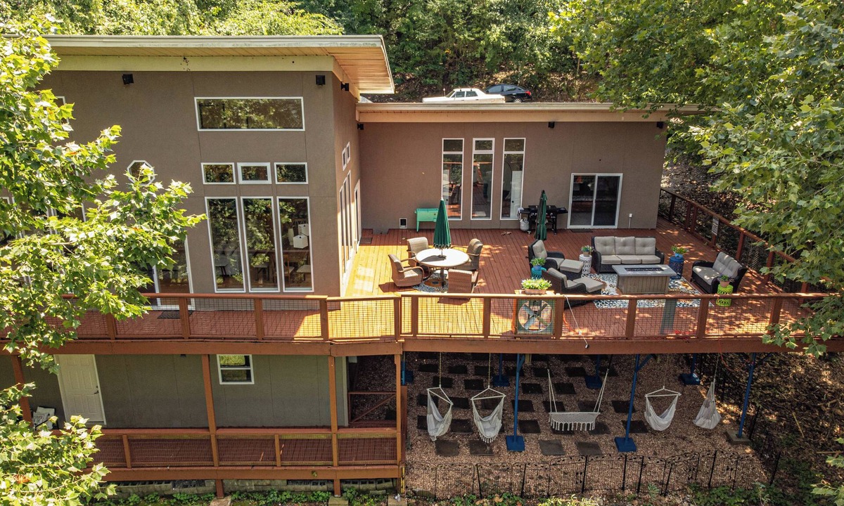 Springdale House | Lake View/Massage Chair/Skiball/Darts/shuffelboard/foosball