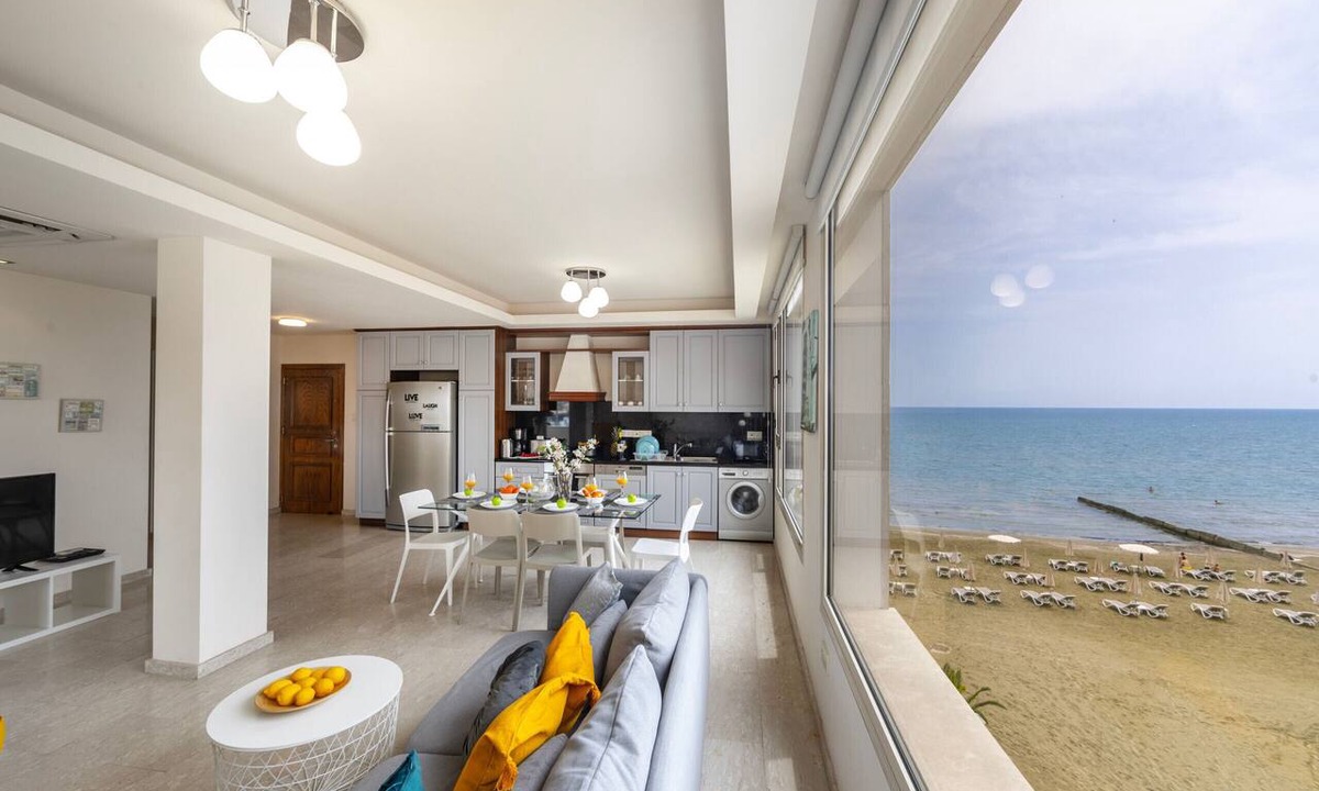 Larnaca Apartment | Mackenzie Eftyhia Beachfront Suite