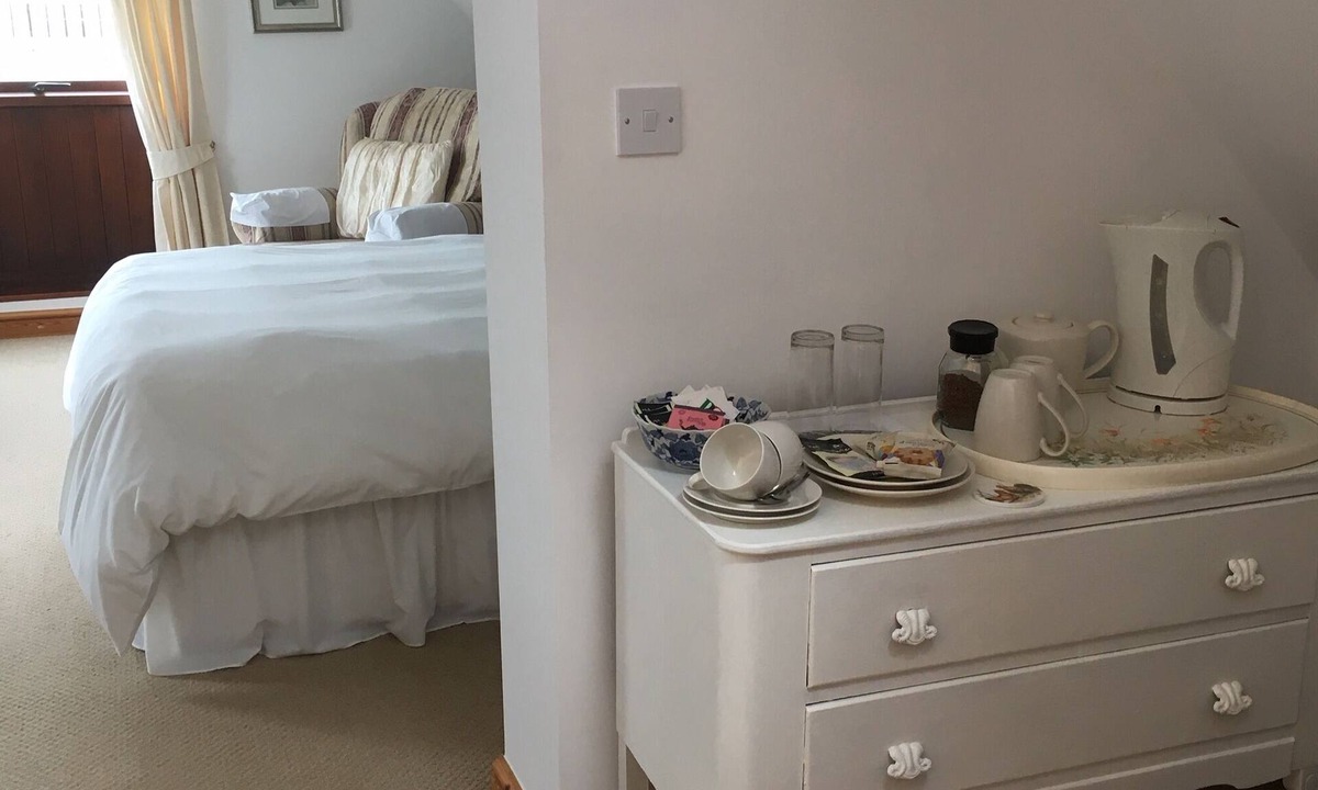 Rugeley Bed & Breakfast | Marsh Farm