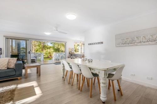 North Haven House | Off The Wall