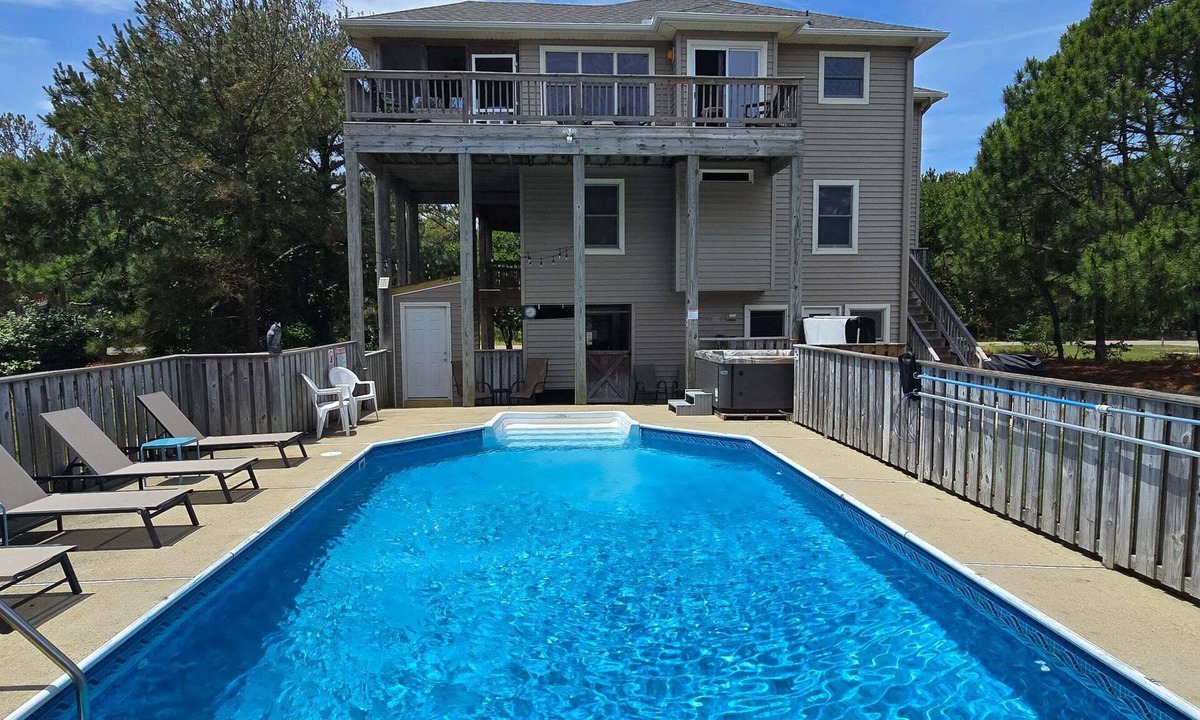 Whalehead Beach House | Only 800 feet to the beautiful beaches! Private 16x32 pool. Hot Tub. Pets ok. Pool Table