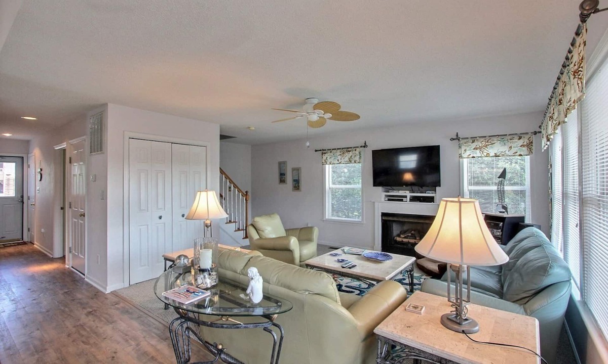 Sea Scape House | Paws at the Beach: Hot Tub, Dog-Friendly Retreat