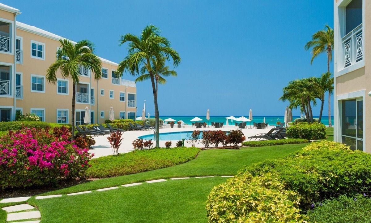 Seven Mile Beach Condo | Regal Beach Club #513