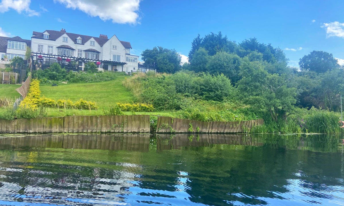 Evesham Cottage | RIVERSIDE MANOR, pet friendly, character holiday cottage in Evesham