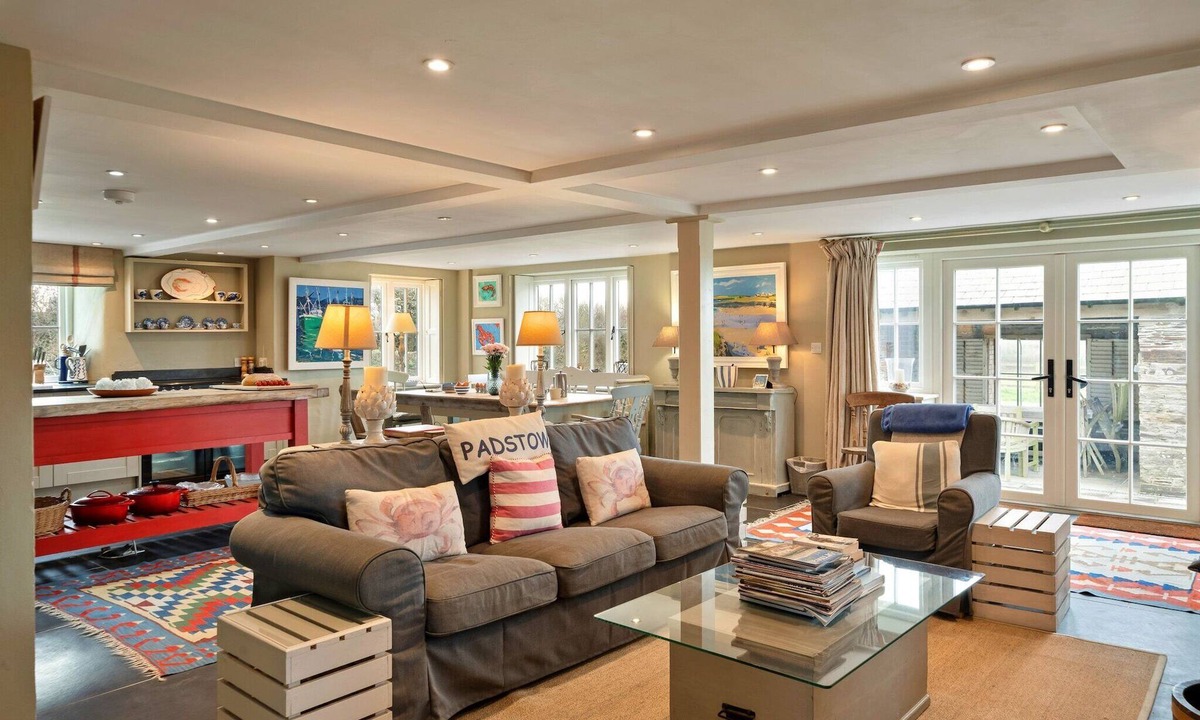 Treator House | Schoolhouse in Cornwall near Mawgan Porth Beach