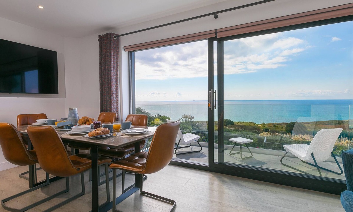 Praa Sands Cottage | SEA SANDS, pet friendly, luxury holiday cottage in Praa Sands
