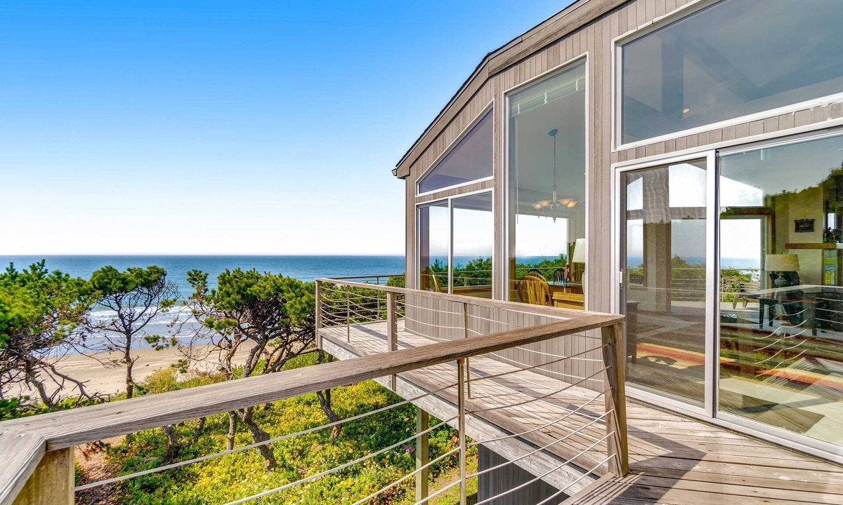 South Beach House | Spacious oceanfront home with free WiFi, and wrap-around deck