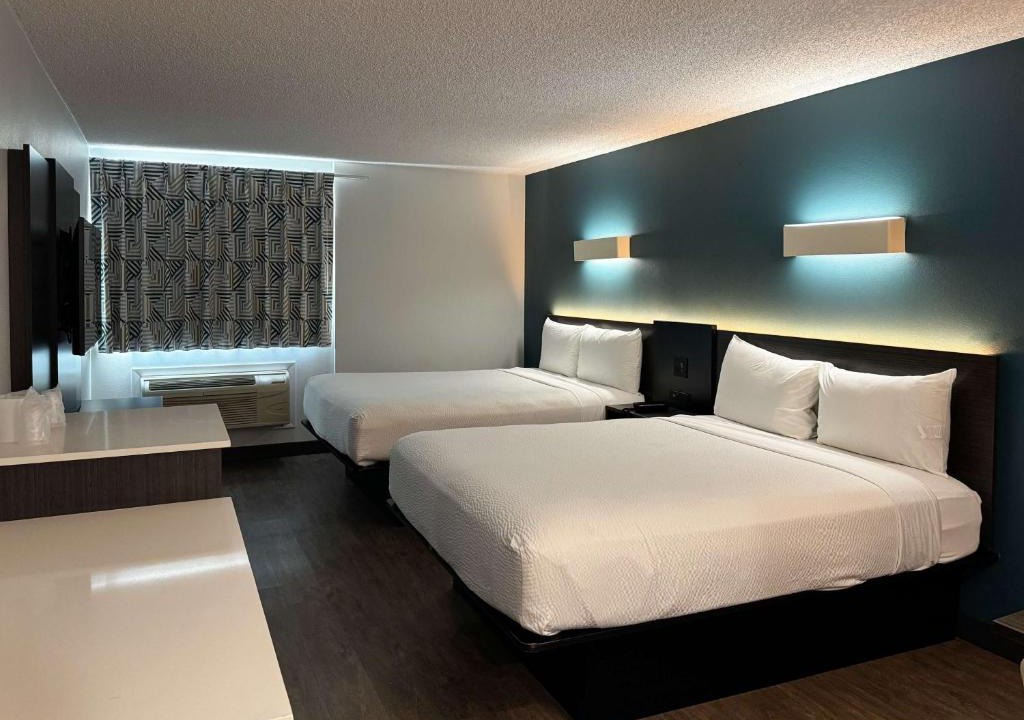 Harbor Hotel | Studio 6 Suites Carson, CA