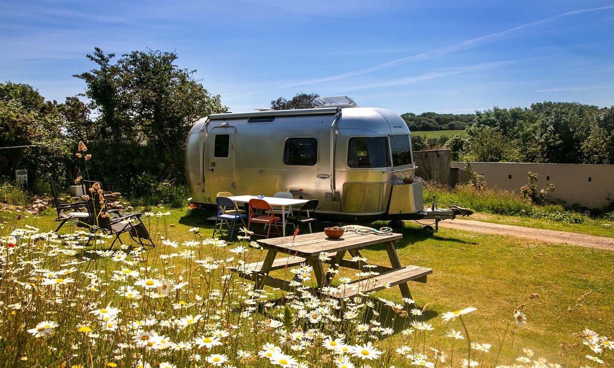 Chacewater House | Stunning Views-10mins Beaches-King-Ensuite Bathroom-Tent Sauna-Campfire-BBQ-Pets