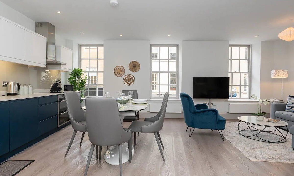 Bath City Centre Apartment | Stylish 2-bed apartment in the heart of Bath - Pass the Keys