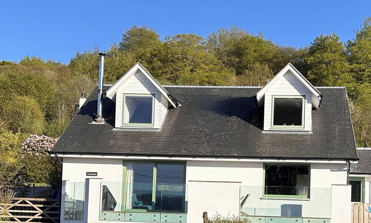 Strachur Cottage | Tanamuir, overlooking Loch Fyne, Strachur - sleeps 6 guests in 3 bedrooms