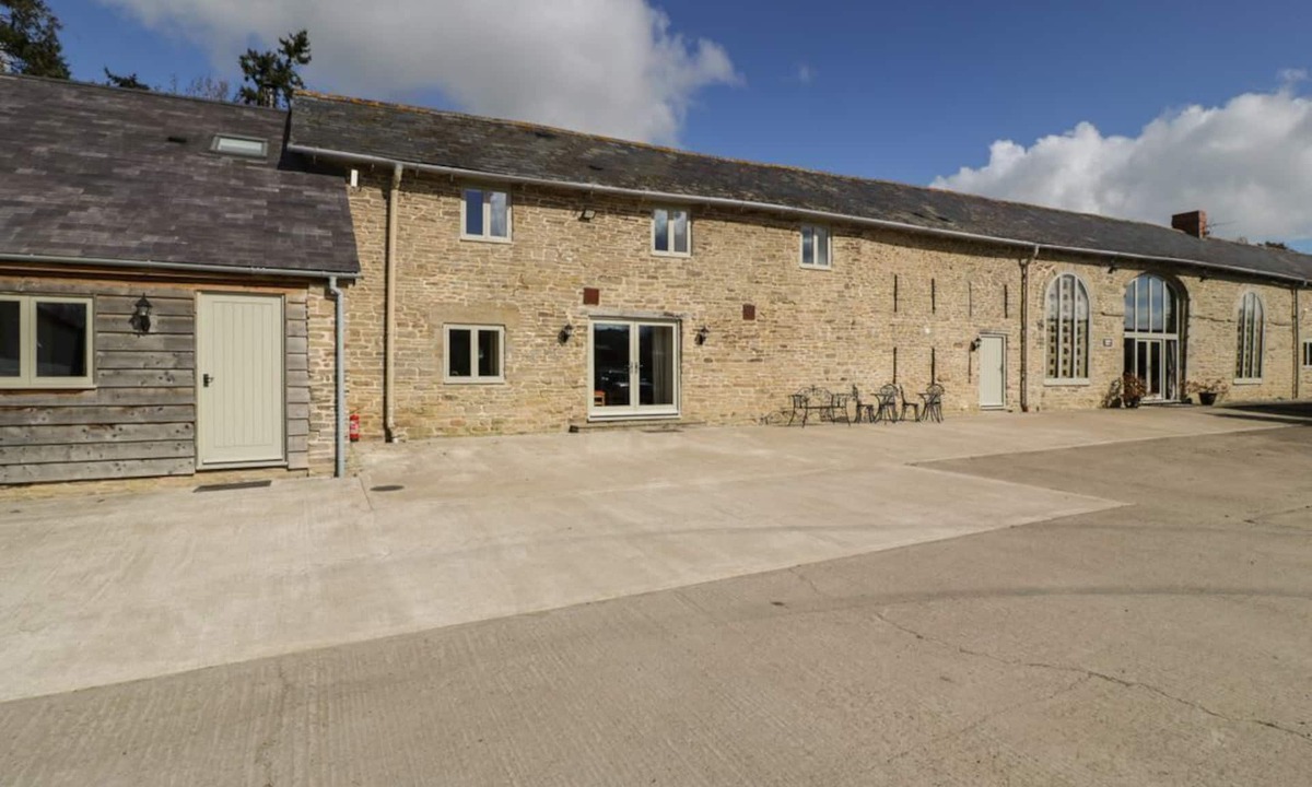 Eardisland House | Timber Barn, Eardisland