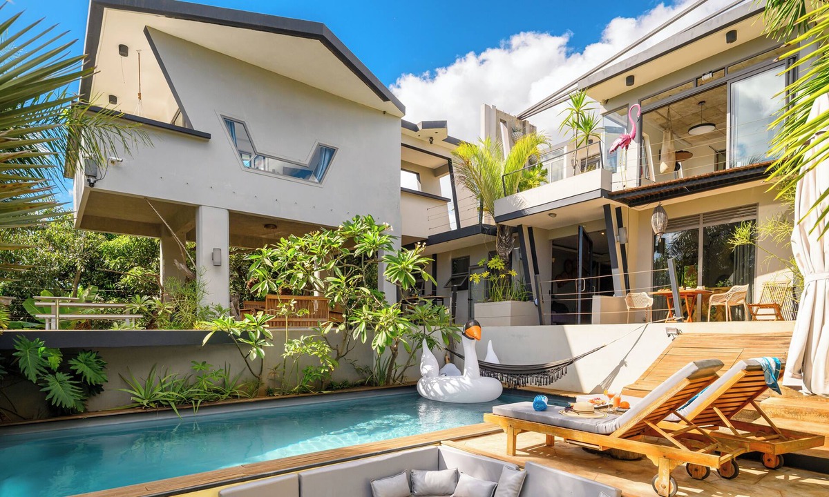 Pointe Aux Sables Apartment | Top Couple studio in shared villa+pool+jacuzzi