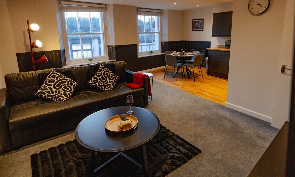 Castle Quarter Apartment | Top-Floor City Centre Apartment