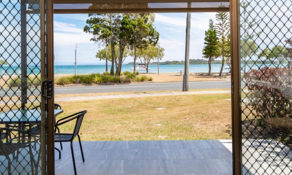 Bongaree Apartment | Uninterruped Waterviews