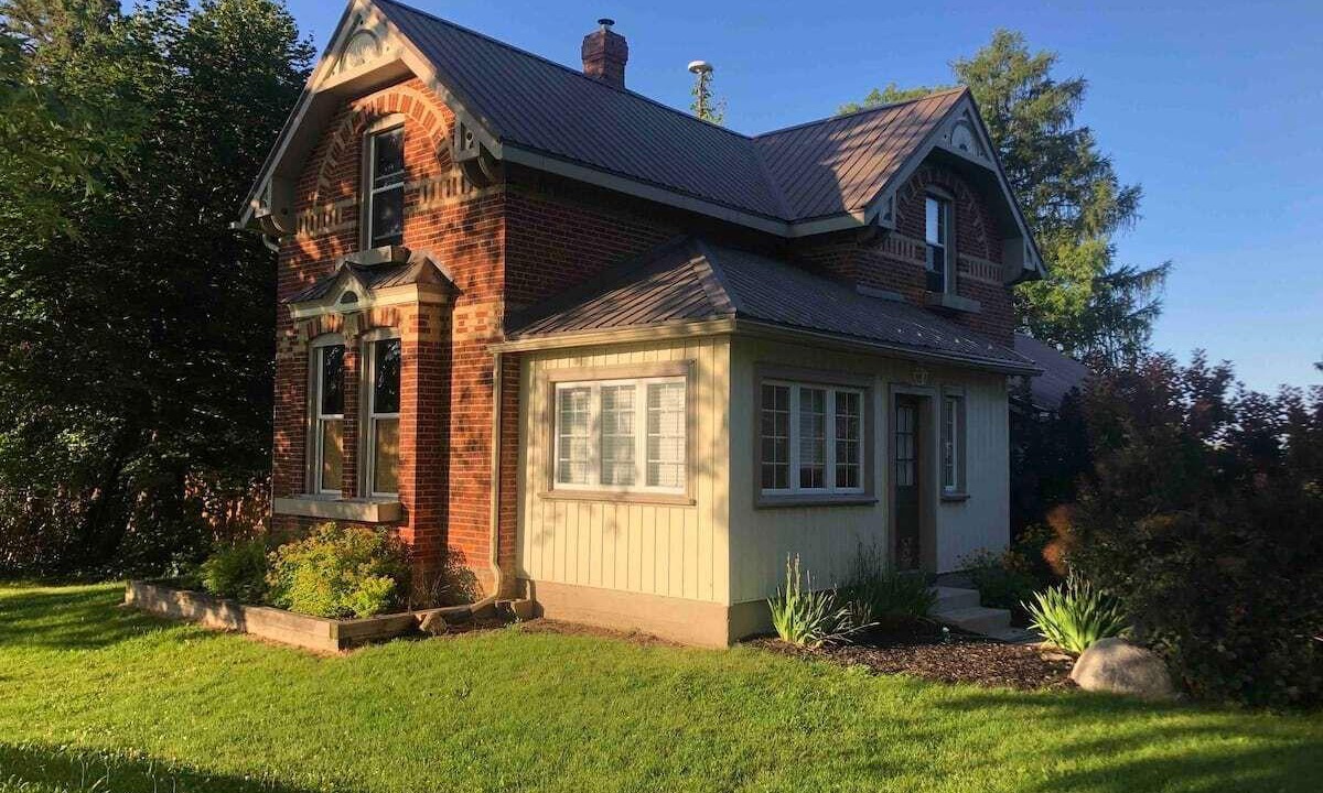 Duntroon House | Village Gemnn
