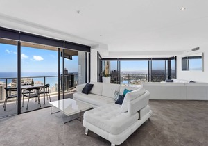 Circle on Cavill Skyhome Ocean View