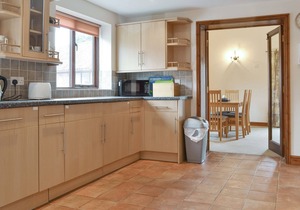 Dairy Cottage - UKC3735
