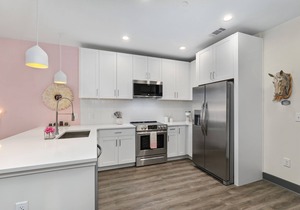 Muse | third-floor downtown condo with high-speed WiFi & central AC