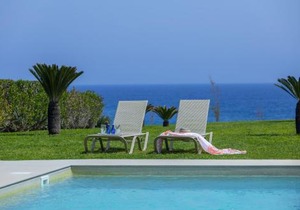 Protaras Beachfront Villa Pietra