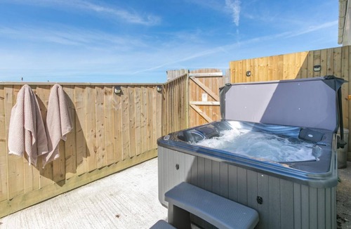 Carnbrea House | 1 Bed in Four Lanes (oc-f28972)
