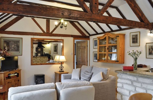 Ampney Crucis Cottage | 1 bedroom accommodation in Ampney Crucis, near Cirencester
