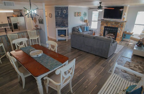 Cape San Blas House | 100 STEPS TO BEACH — RENOVATED 2BR PET FRIENDLY CONDO AT CAPE SAN BLAS