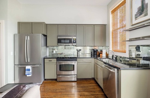 Belmont - Hillsboro House | 12 South Townhouse - Outstanding Location! Uniquely Furnished 2 Bedroom/2 Bath