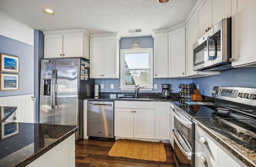 Whalehead Beach House | 1488 - Sandy Pause - Sleeps 15 | Pool, Hot Tub & Walk to Beach