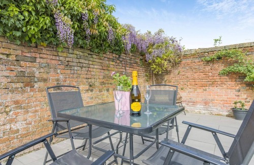Devizes Cottage | 2 Bed in Devizes (oc-c42728)